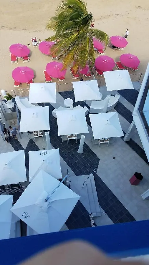 The Tryst Beachfront Hotel Σαν Χουάν
